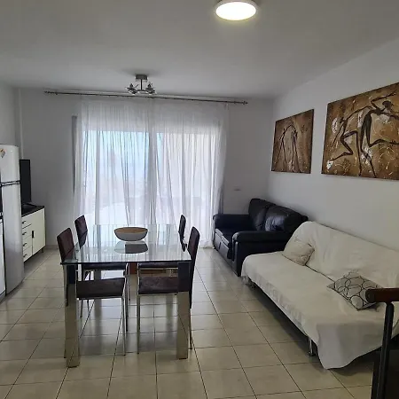 Ocean View Duplex In דירה *