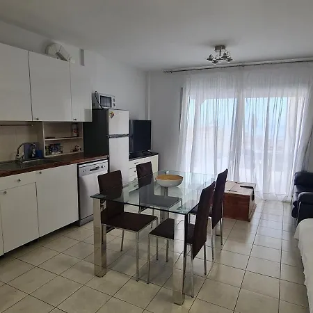 Ocean View Duplex In דירה *